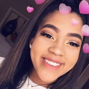 Meet your Posher, Allysa